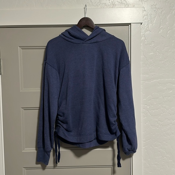 Women’s Aerie Hoodie - Picture 1 of 3